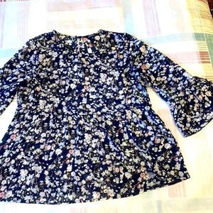 Relaxed Fit  Beautiful Shiffon fabric Summer Top Medium Size